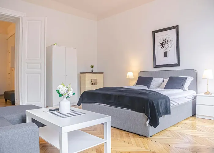 Prime Location Chic Apt, Near Akh Hospital וינה