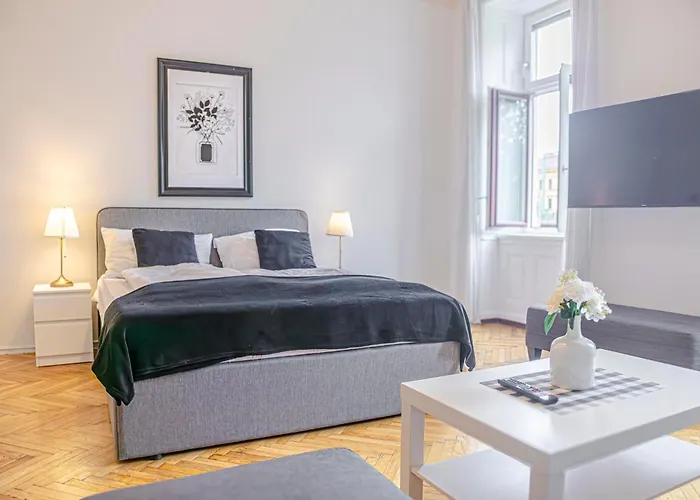 Prime Location Chic Apt, Near Akh Hospital וינה