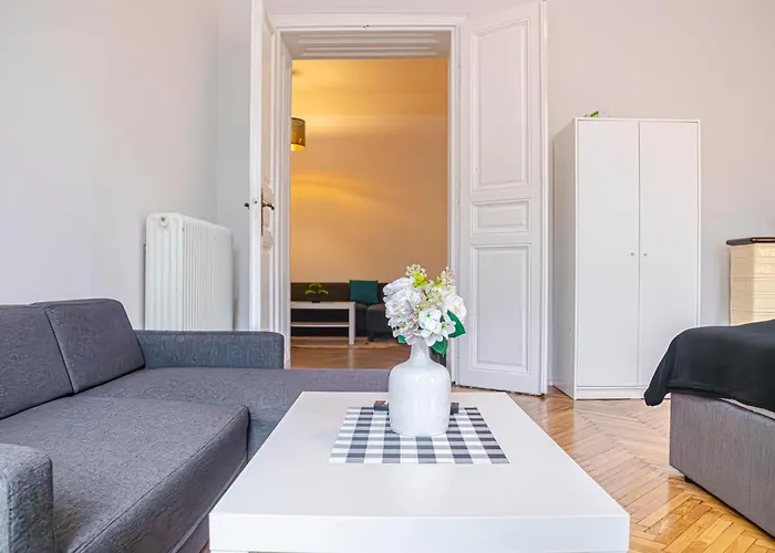 דירה Prime Location Chic Apt, Near Akh Hospital *
