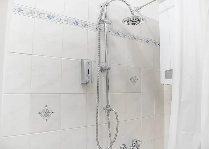 Prime Location Chic Apt, Near Akh Hospital דירה וינה